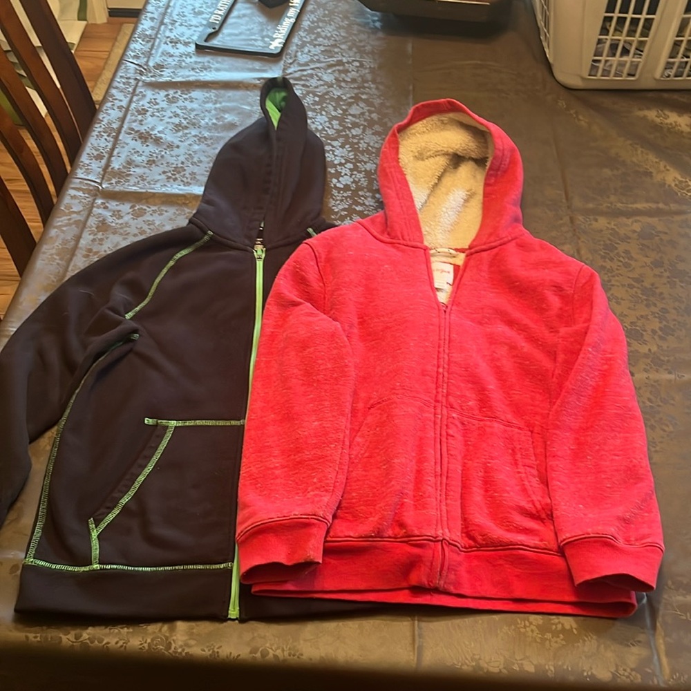 Bundle of 2 Boy’s full zip up hoodie jackets, Sz Mediums